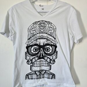 White Skull Graphic V-Neck T-Shirt